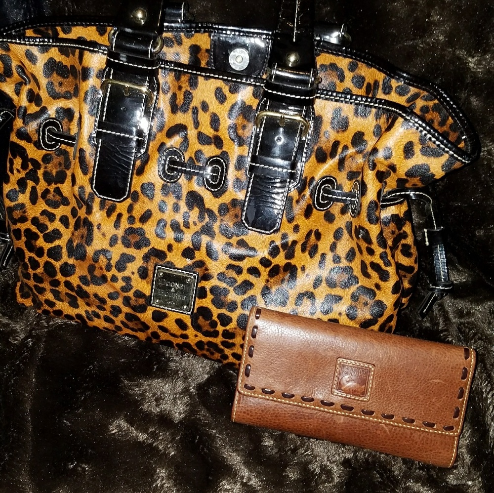Dooneyand Burk with matching wallet